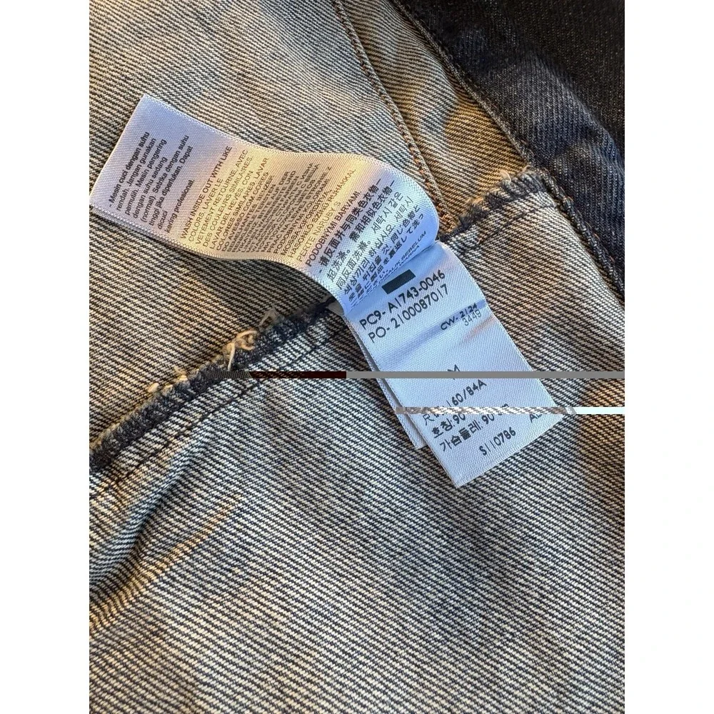 NWT Levi's Mens Medium Denim Trucker Jacket Medium Wash Red Tab A1743-0046